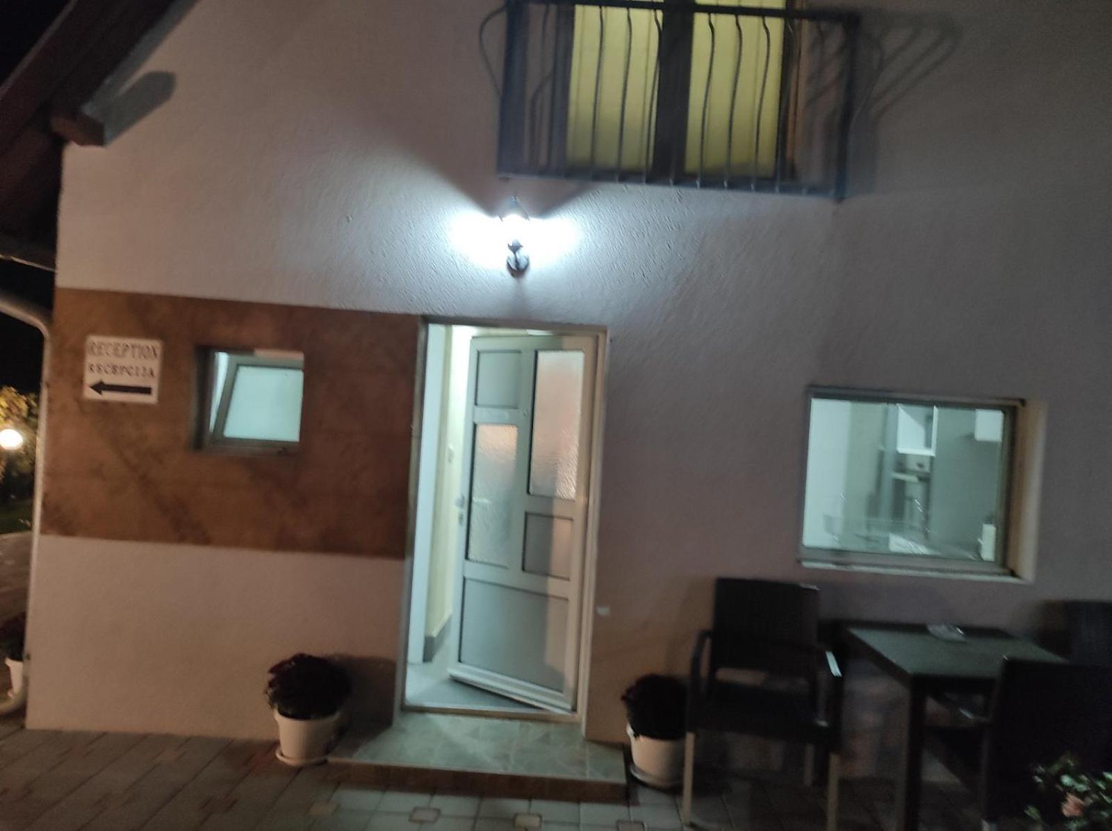 Vila Mila Riverside Apartments Smederevo Phòng bức ảnh